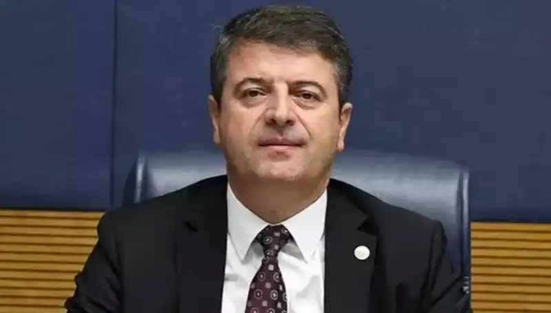 Adıyaman Belediye Başkanı Abdurrahman Tutdere'nin Göreve İade Edilmesiyle Gelişmeler