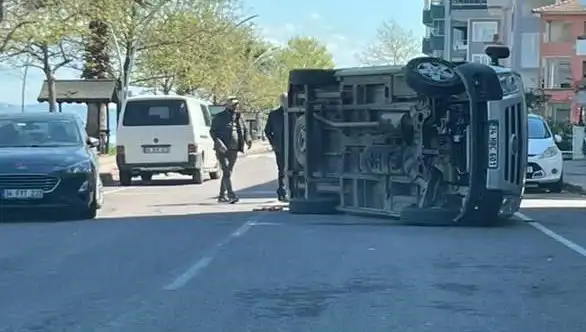 Otomobile Çarpan Araç Yan Yattı: Kaza Anı ve Sonrası!