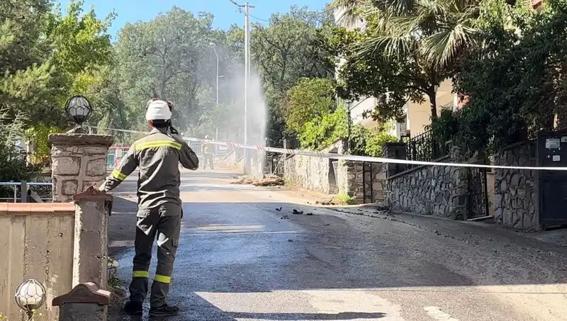 Bursa'da Doğalgaz Patlaması: Üç İşçi Yaralandı, Soru İşaretleri Bıraktı