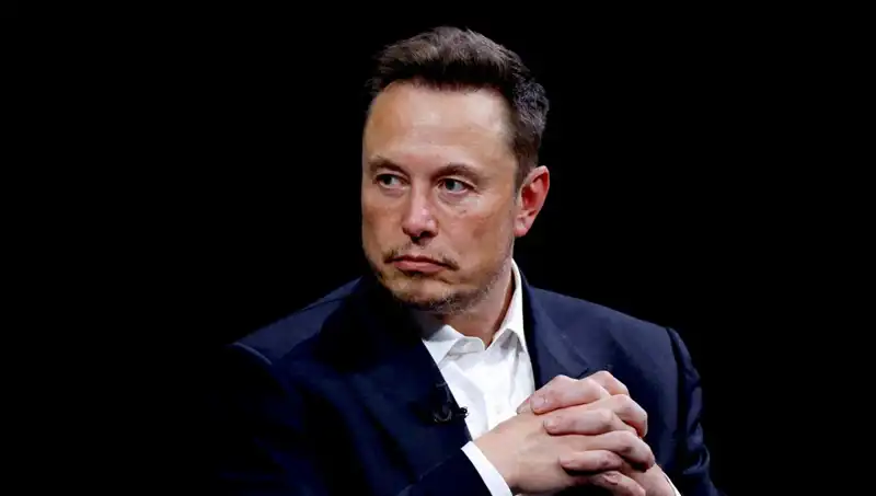 Elon Musk'tan Çarpıcı Açıklama: Robotlar Cerrahların Yerini Alacak!
