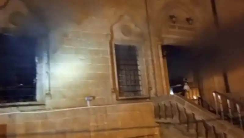 Mardin’deki Tarihi Cami Yangını: Yangının Sebepleri ve Sonuçları Neler?