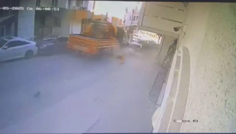 Kontrolden Çıkan Vinç Kazası: 23 Araca Çarparak Nasıl Durduruldu?