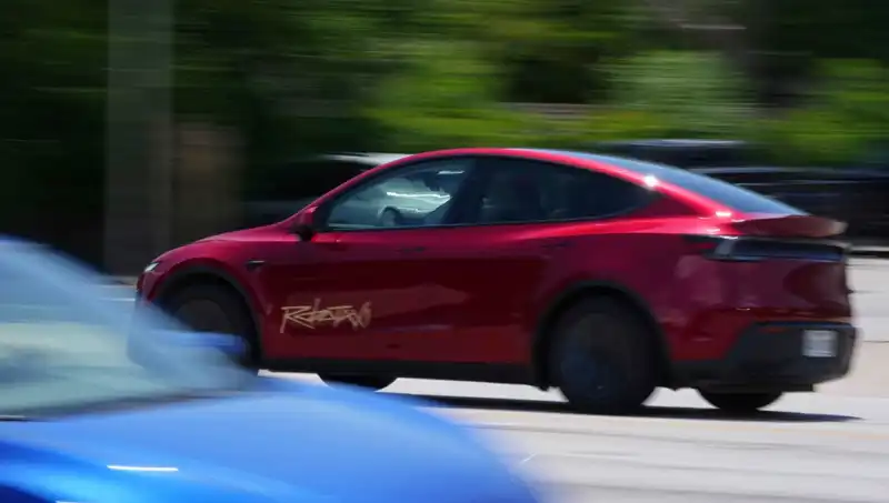 Tesla’nın Robotaxi Denemeleri, Hız Sınırını Aşarak Fiyaskoya Uğradı!