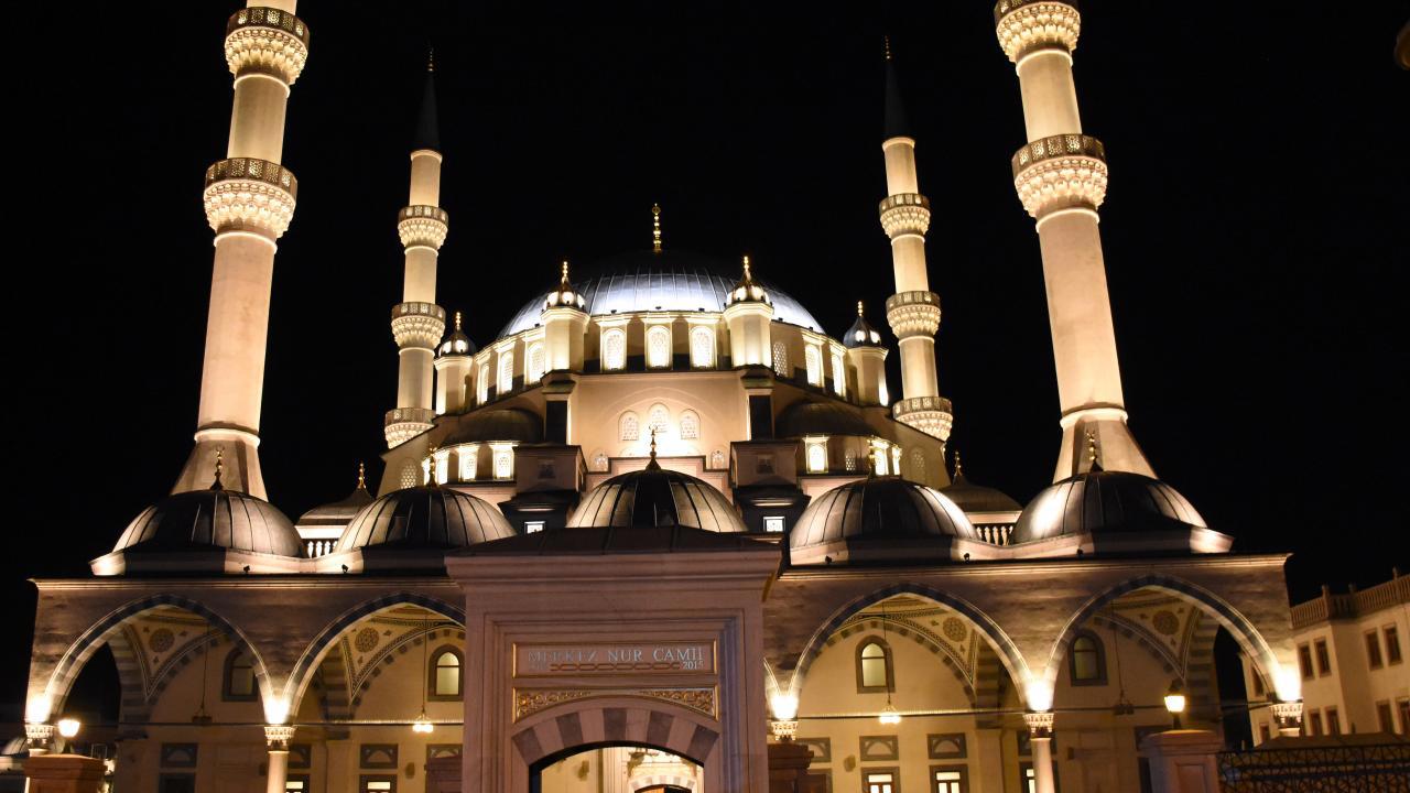 Üç Ayların İlk Gecesi: Regaip Kandili Yarın Kutlanacak