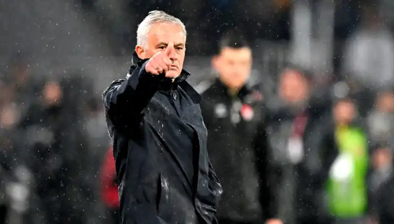 Mourinho'nun Görüşmesi: İki Yıldızın Transferi İçin İngiltere'de Özel Toplantı