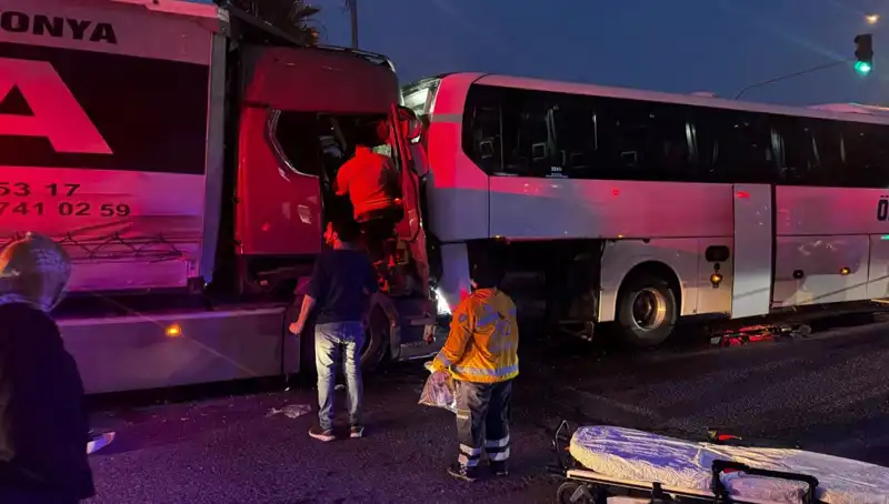 4 Araçlık Zincirleme Kazada 1 Kişi Hayatını Kaybetti