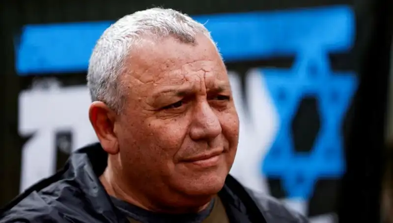 İsrail'de Siyasi Deprem: Gadi Eisenkot'un Şaşırtan İstifası ve Sonuçları
