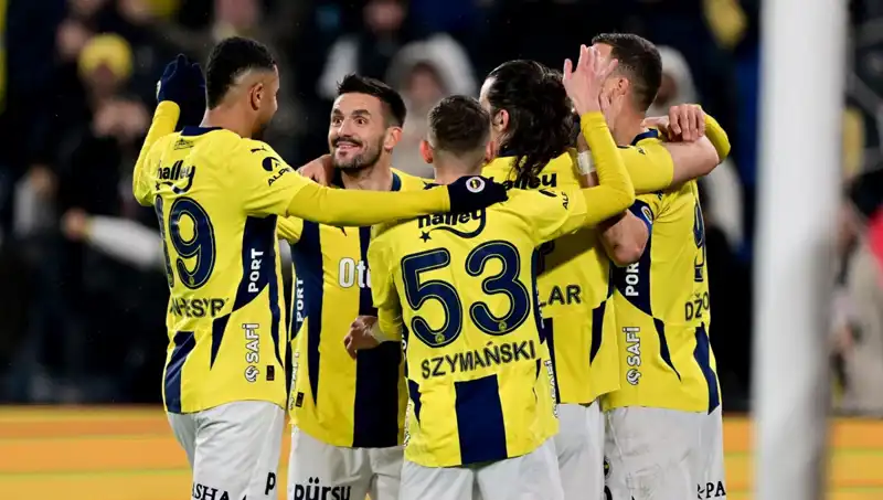 Kadıköy'de Futbol Tutkunları İçin Dört Gözle Beklenen Maç
