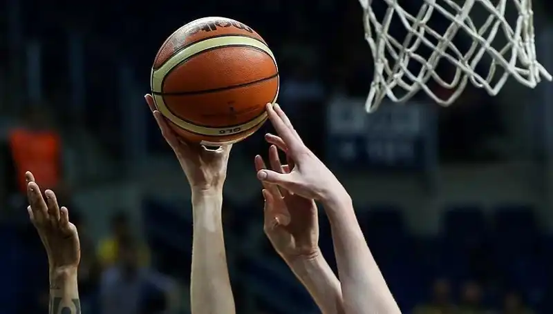 Kadın Basketbolunda Fenerbahçe-Beşiktaş Yarı Final Serisi: Hangi Takım İleri Gidecek?