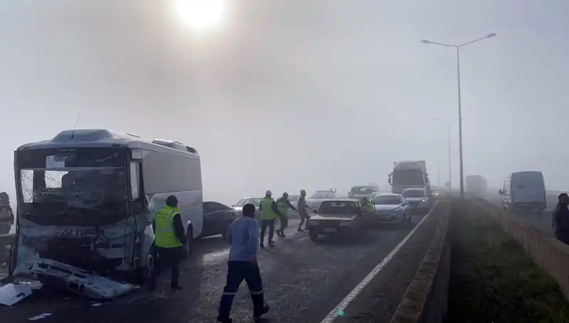 Sis Hava Koşulları Kazaya Neden Oldu: 7 Yaralı