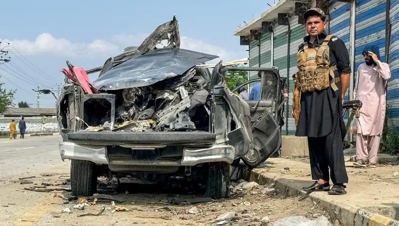 Pakistan'da Patlama: Hükümet Yetkilileri ve Polis Memuru Hayatını Kaybetti!