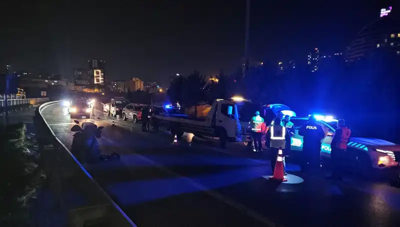 TEM Otoyolu'nda Şok Edici Kaza:  Metrelerce Sürüklenen Kişi Hayatını Kaybetti