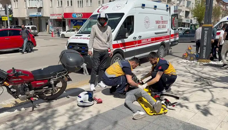 Aksaray'da Motosiklet Kazası: İki Kişi Yaralandı, Olayın Detayları Şok Edici