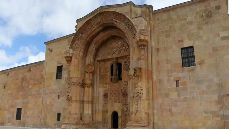Divriği Ulu Camii ve Darüşşifası: Ziyaretçi Akınının Sırları Ortaya Çıkıyor