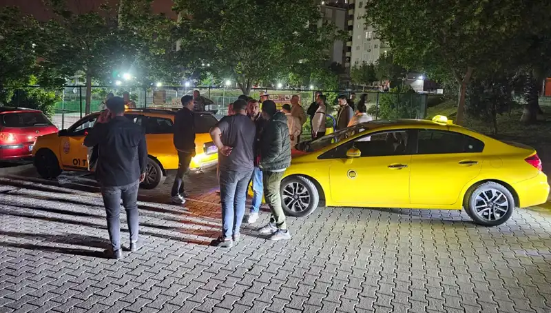 Adana'da Taksiciden Korsan Taksiye Şiddetli Dayak Olayı Şok Etti