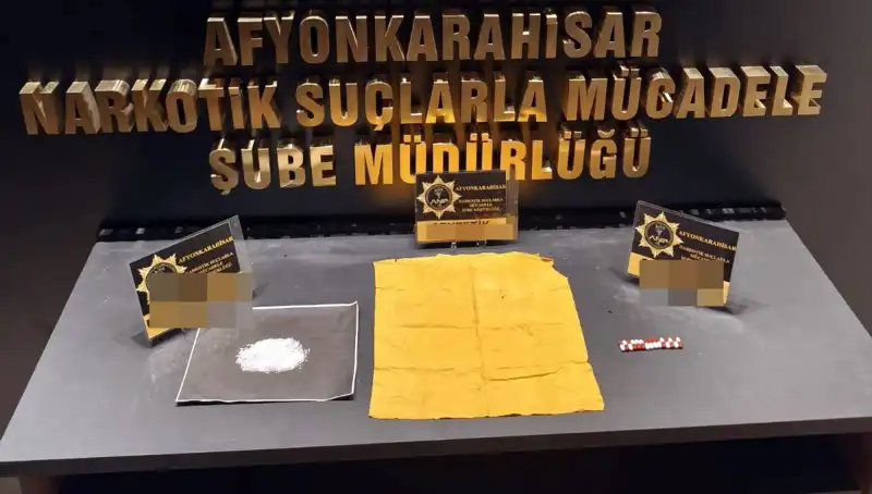 Afyonkarahisar'da Büyük Uyuşturucu Operasyonu: 3 Kişi Tutuklandı