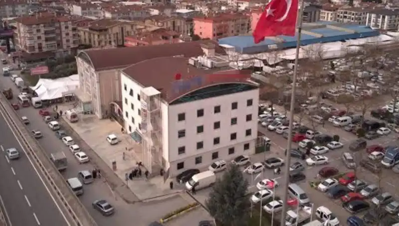 Özel Hastaneye Deprem Mührü! İddialar Büyüyor, Perde Betonları Kesildi mi?