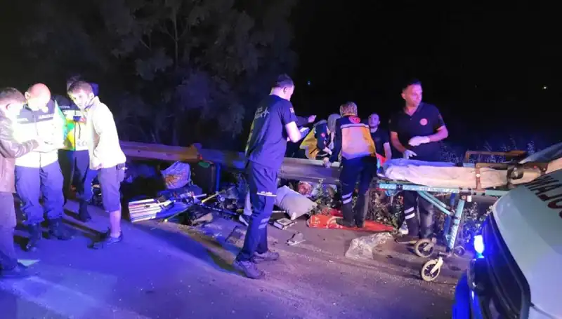 Minibüs Kazasında Savrulan Yolcuların Dramı ve Kaza Anının Detayları