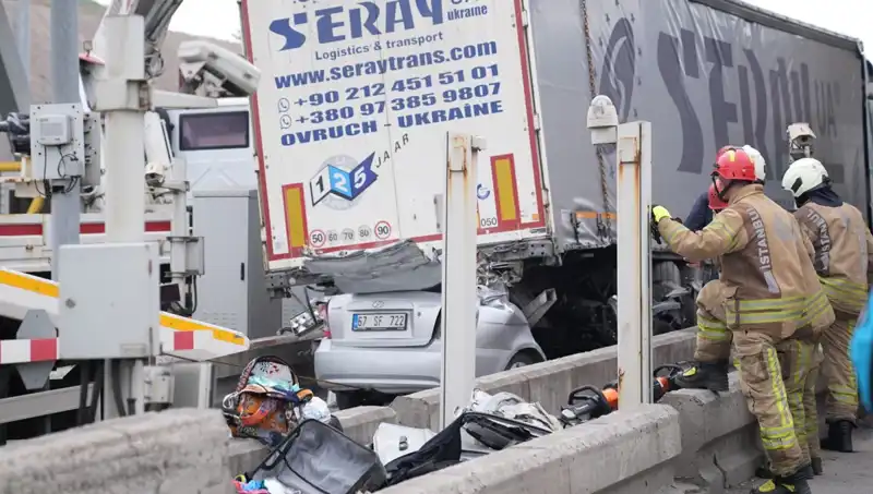 Bayram Tatilinde Trafik Kazalarında Yürekleri Yakan 72 Ölüm