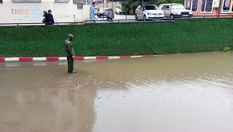 Aydın'da Şiddetli Sağanak: Alt Geçitler Sular Altında Kaldı!