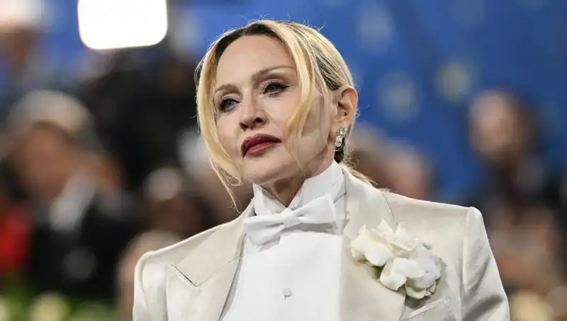 Madonna'nın Tartışmalı Diyeti: Kanserle Mücadelesi Üzerine Söylenenler