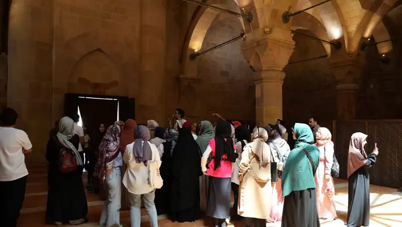 Dünyada Eşine Rastlanmayan Bir Dil Zorluğu: Kısır Dilleri Kullanmak
