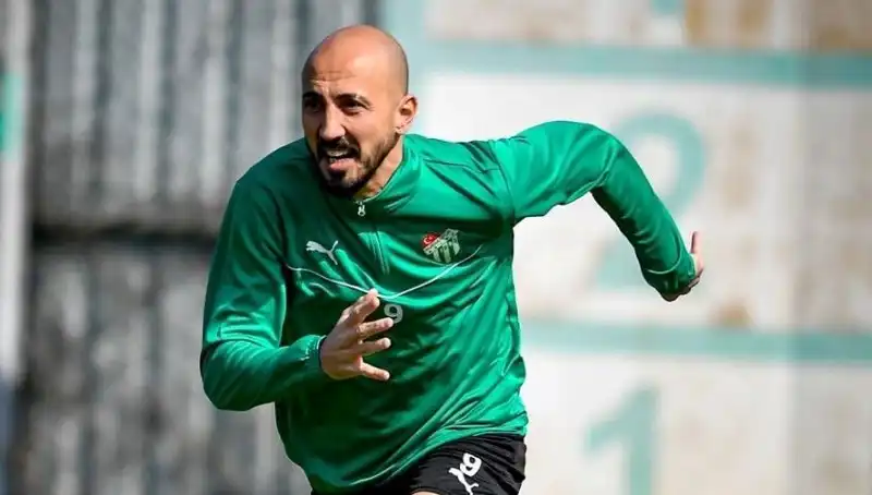 Milli Futbolcunun Yeni Macerası: 2. Lig'de Süper Bir Başlangıç!