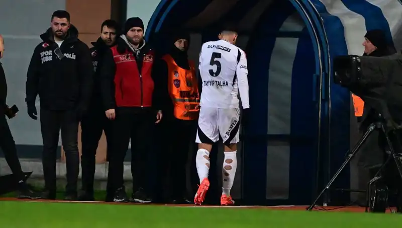 Tayyip Talha’nın Kırmızı Kart Skandalı: Beşiktaş’a Özür Diledi