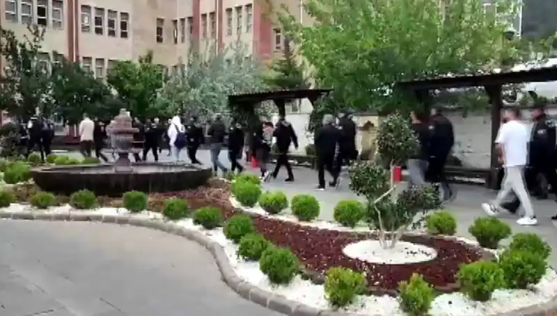 İstanbul’da 200 Milyon Liralık Vurgun Operasyonu: 16 Kişi Gözaltında