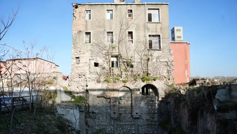 İstanbul'un 1600 Yıllık Tarihi Binası: Zamanın İzinde Bir Yolculuk
