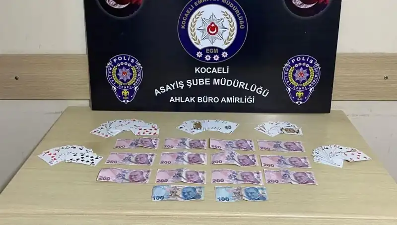 Kocaeli'de Kumar Baskını: 10 Kahvehane ve 30 Gözaltı