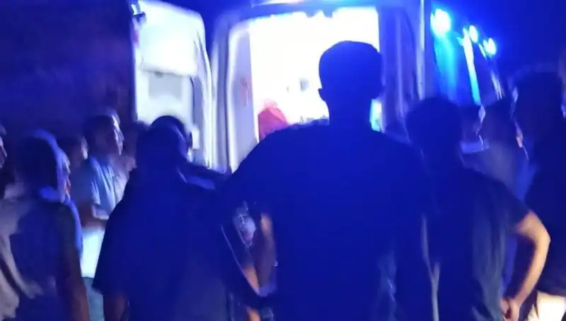 Otomobil Kontrolden Çıktı, Uçuruma Yuvarlandı: Sürücü Yaralı