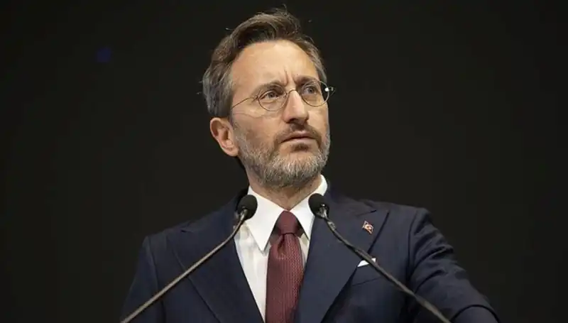Fahrettin Altun'dan Özgür Özel'e Yanıt: Siyasi İletişim ve Gerçekler Üzerine