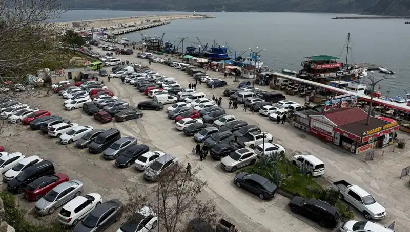 Bayram Tatilinin Son Günlerinde İlçeye Akın: 14 Bin 600 Araç Giriş Yaptı!