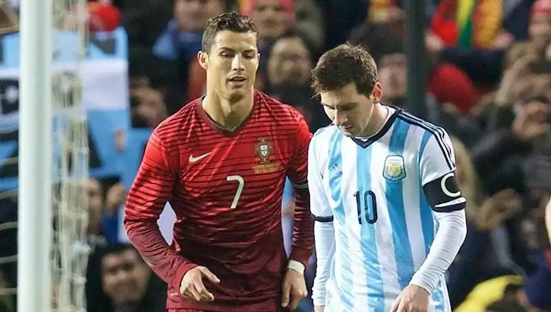 Ronaldo, Messi'yi Geçerek Futbol Tarihinde Yeni Bir Çağ Açtı!