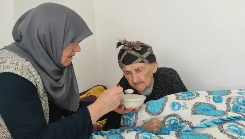 102 Yaşındaki Kezik Nine, Hayatında Bir Kez Doktora Gitmedi: Sırrı Nedir?