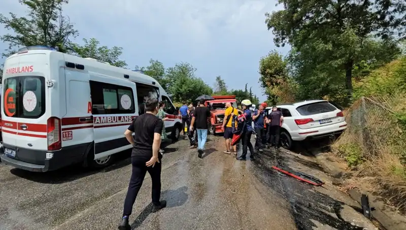 Sakarya’da Kamyonet ve Cip Çarpıştı: 4 Çocukla Birlikte 5 Yaralı!