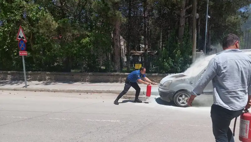 İstanbul Emniyet Binasında Araç Yangını: Polis Olayı Hızla Kontrol Altına Aldı