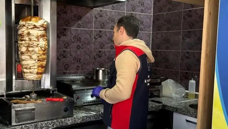 Tavuk Döner Alarmı: İşletmelere Başlayan Baskınların Sırrı Ne?