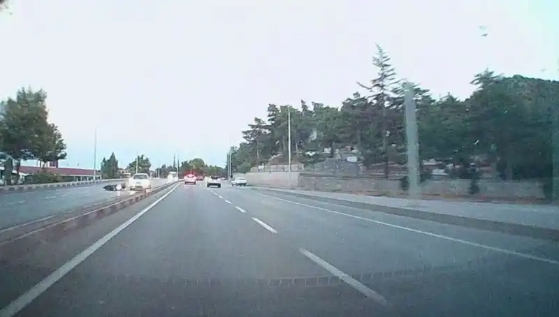 Motosiklet ve Otomobil Çarpıştı: Kaza Anının Detayları ve Yaralı