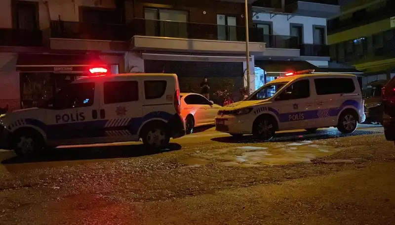 Kocaeli'de Gençler Arasında Bıçaklı Kavga: İki Kişi Yaralandı