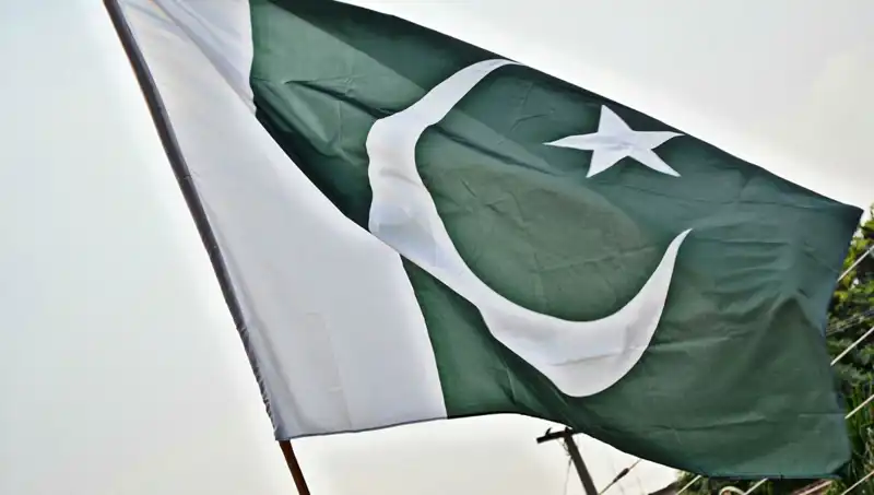 Pakistan'da Çöken Binada Ölü Sayısı Artıyor: Kurtarma Çalışmaları Devam Ediyor