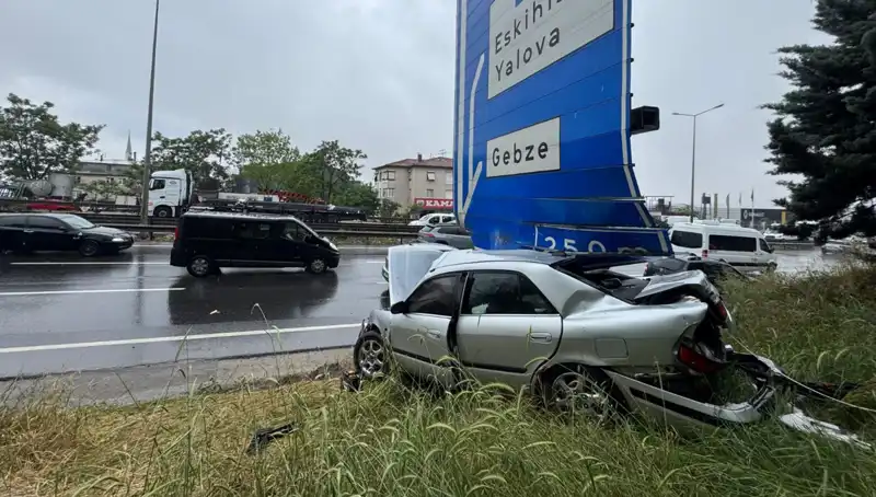 Trafik Levzasına Çarpan Araçta Yaralanma: Olayın Gözaltındaki Detayları