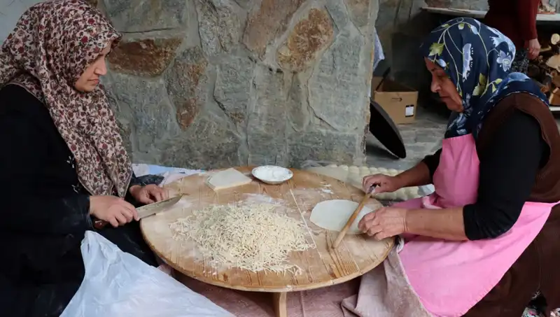 Pekmezle Dönüşen Hayat: Yerel Üretimle Geçim Kaynağı Oluyorlar