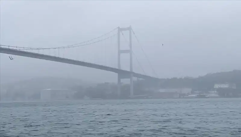İstanbul Boğazı’nda Gemi Trafiğini Durduran Sis Paniği