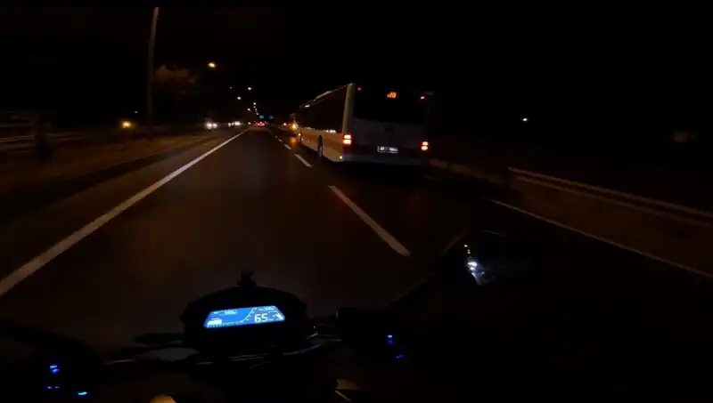 Otobüs Kazası: 41 Yaşındaki Adam Hayati Tehlike ile Hastaneye Kaldırıldı