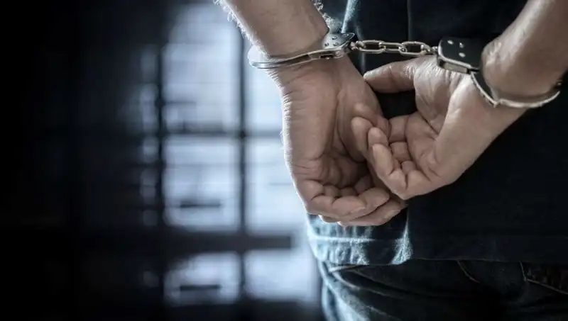 Bıçakla Cinayet: Genç Adam Müebbet Hapis Cezasına Çarptırıldı