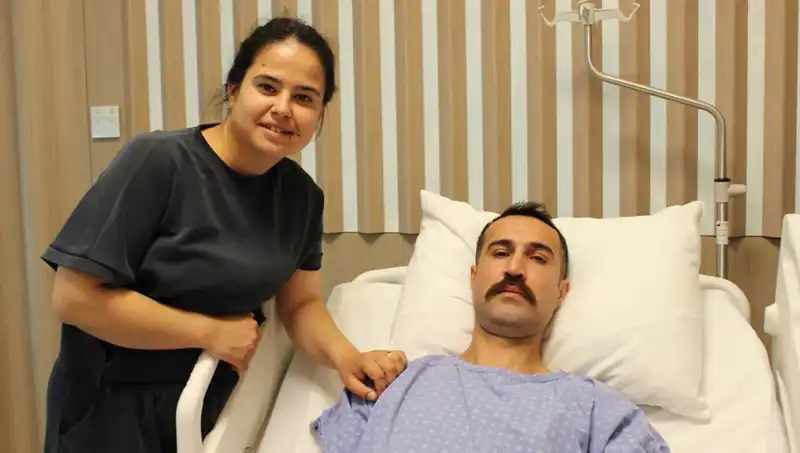 32 Yaşında Kalın Bağırsak Kanseri Teşhisi: Mide Kanaması Korkusu