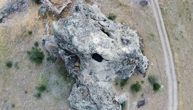 Efsanelerle Dolu Gelin Kayası: Doğanın Gizemli Sırrı