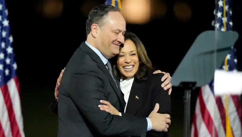 Trump, Kamala Harris’in Eşini Neden Görevden Aldı? İşte Tüm Ayrıntılar!